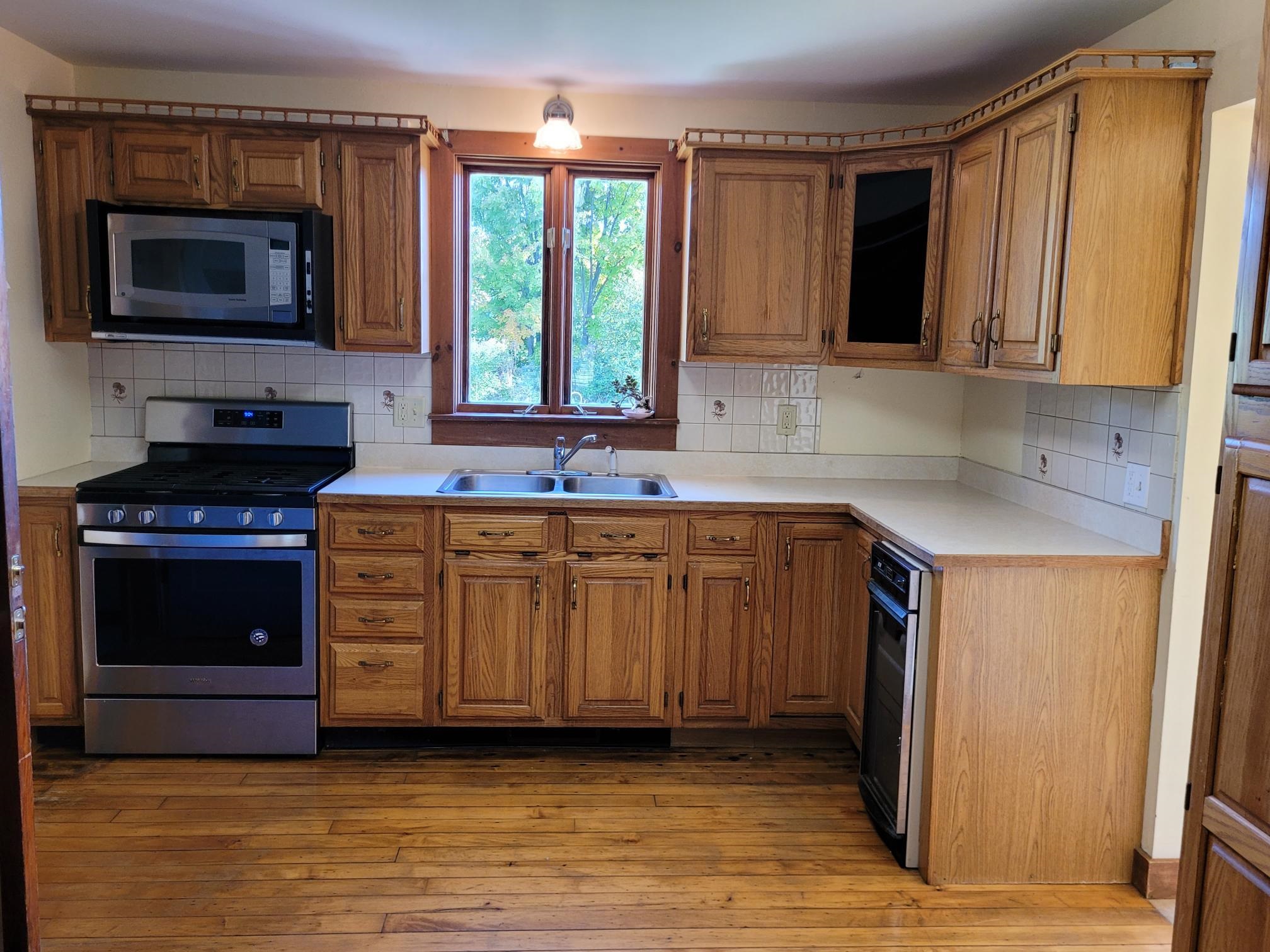 764 Lake Road Milton, VT 05468 - Photo 2 of 38