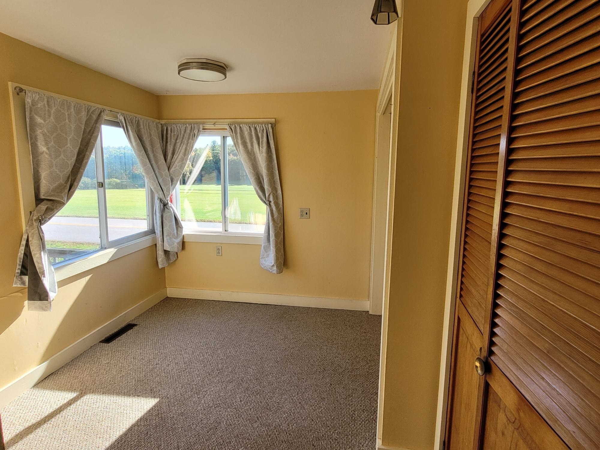 764 Lake Road Milton, VT 05468 - Photo 5 of 38