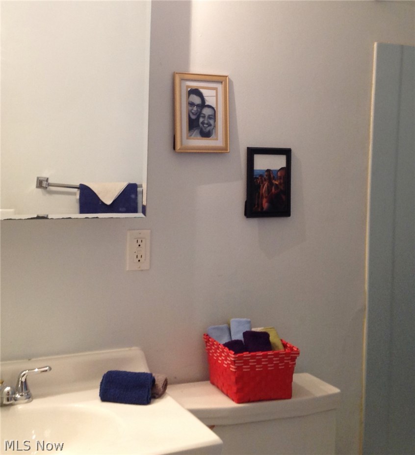 479 Harris Road Cleveland, OH 44143 - Photo 17 of 20 Gallery Image 17