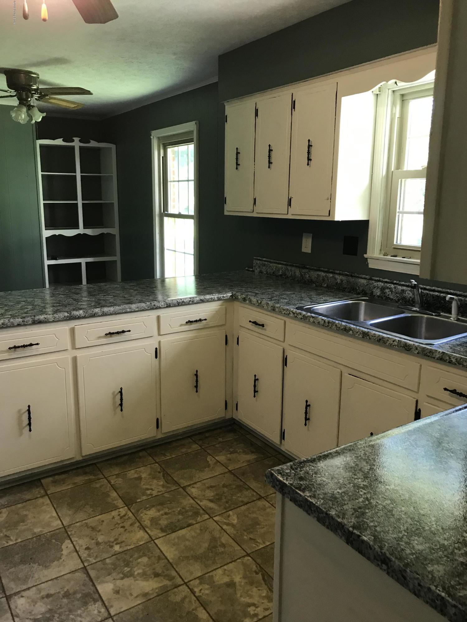 5053 Springfield Road Bardstown, KY 40004 - Photo 7 of 19 IMG_5409