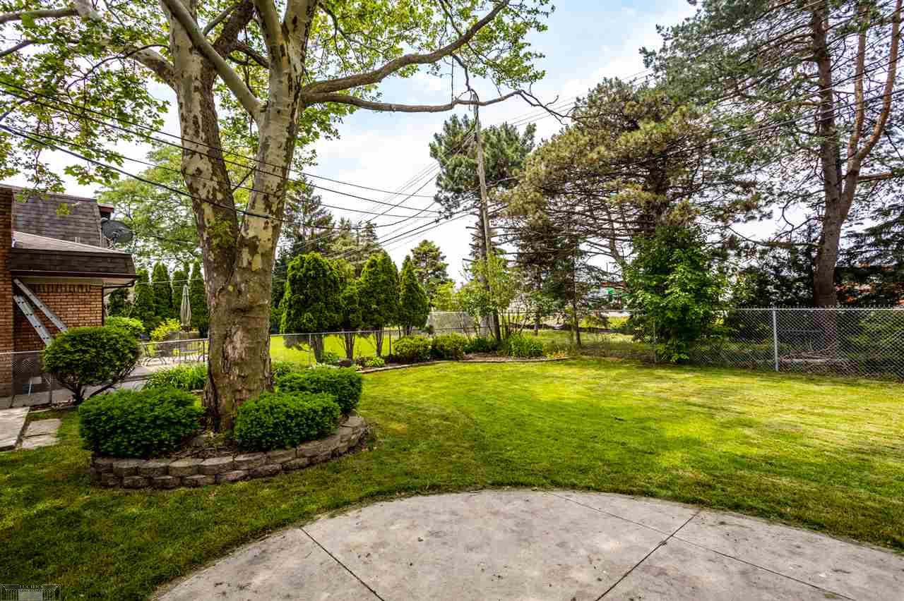 21737 River Road Grosse Pointe, MI 48236 - Photo 50 of 53 50025521-59.JPG