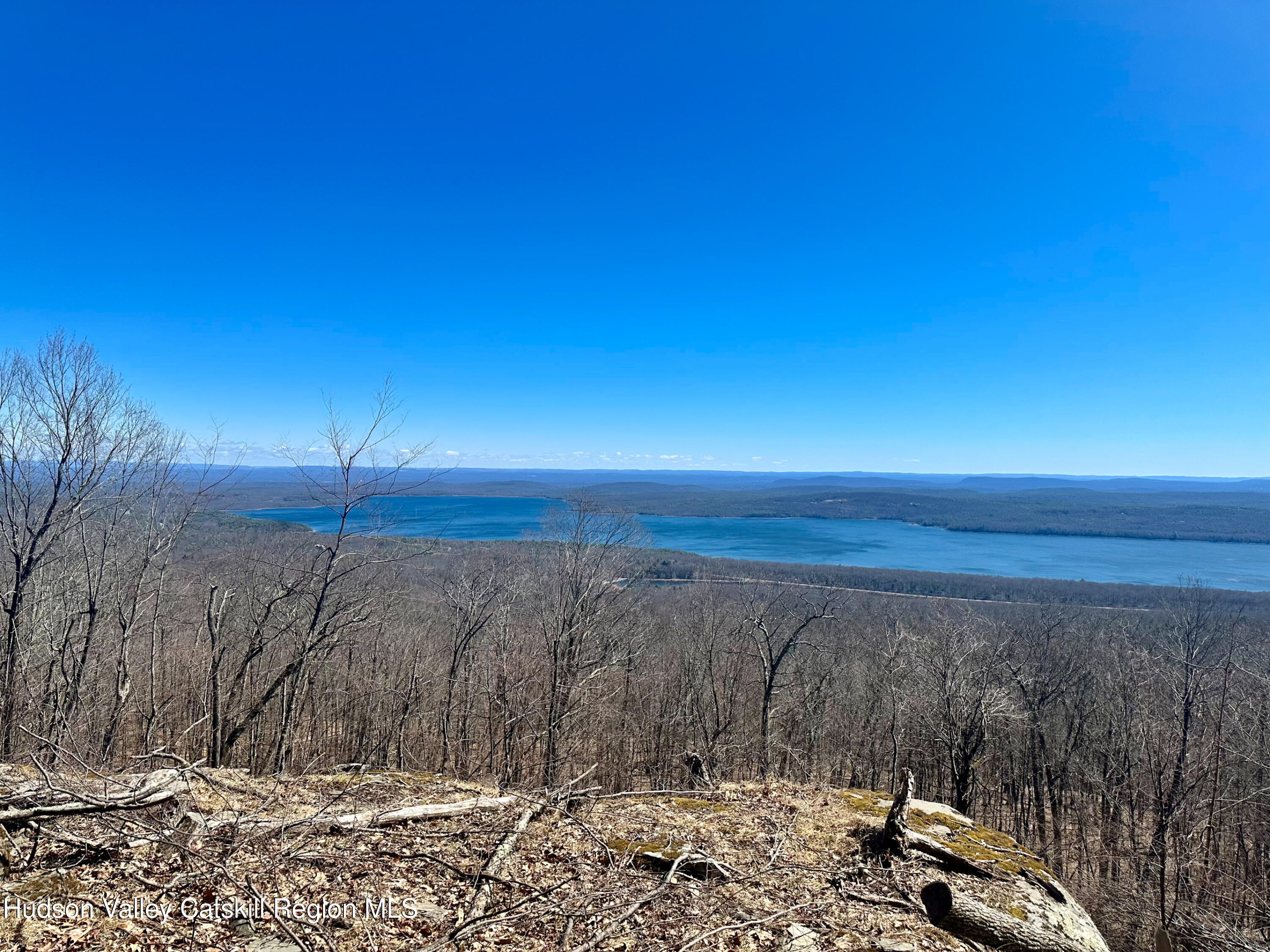 -lot Lot Pitcairn Estates Road Shokan, NY 12481 - Photo 17 of 25 a view of a yard with a mountain