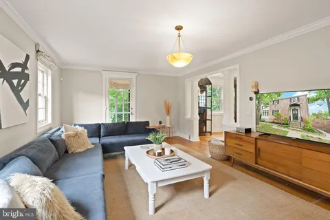 $1,115,000 | 4843 Arlington Boulevard, Arlington, VA 22203