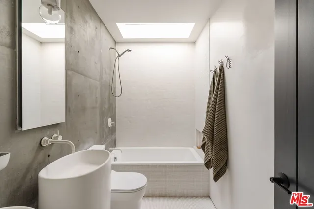 $1,899,000 | 4128 Baywood Street, Los Angeles, CA 90039