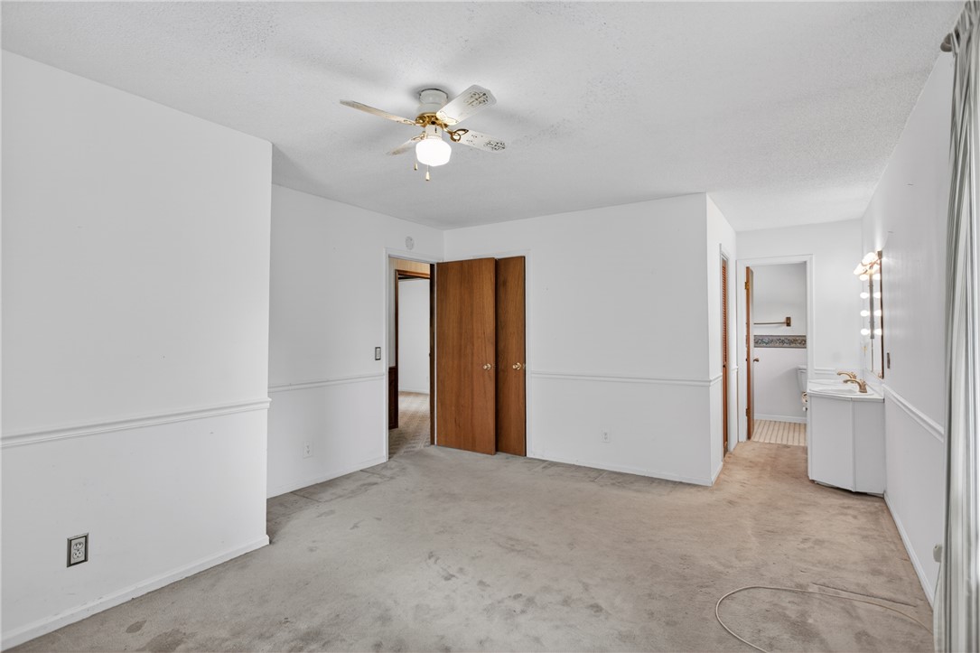 112 Holliday Lane Pendleton, SC 29670 - Photo 20 of 42 An inviting bedroom with plush carpeting, offering a private retreat.