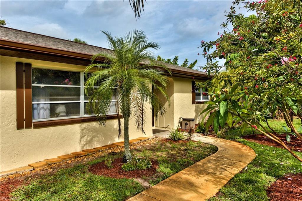 7348 Barragan Road Fort Myers, FL 33967 - Photo 3 of 27