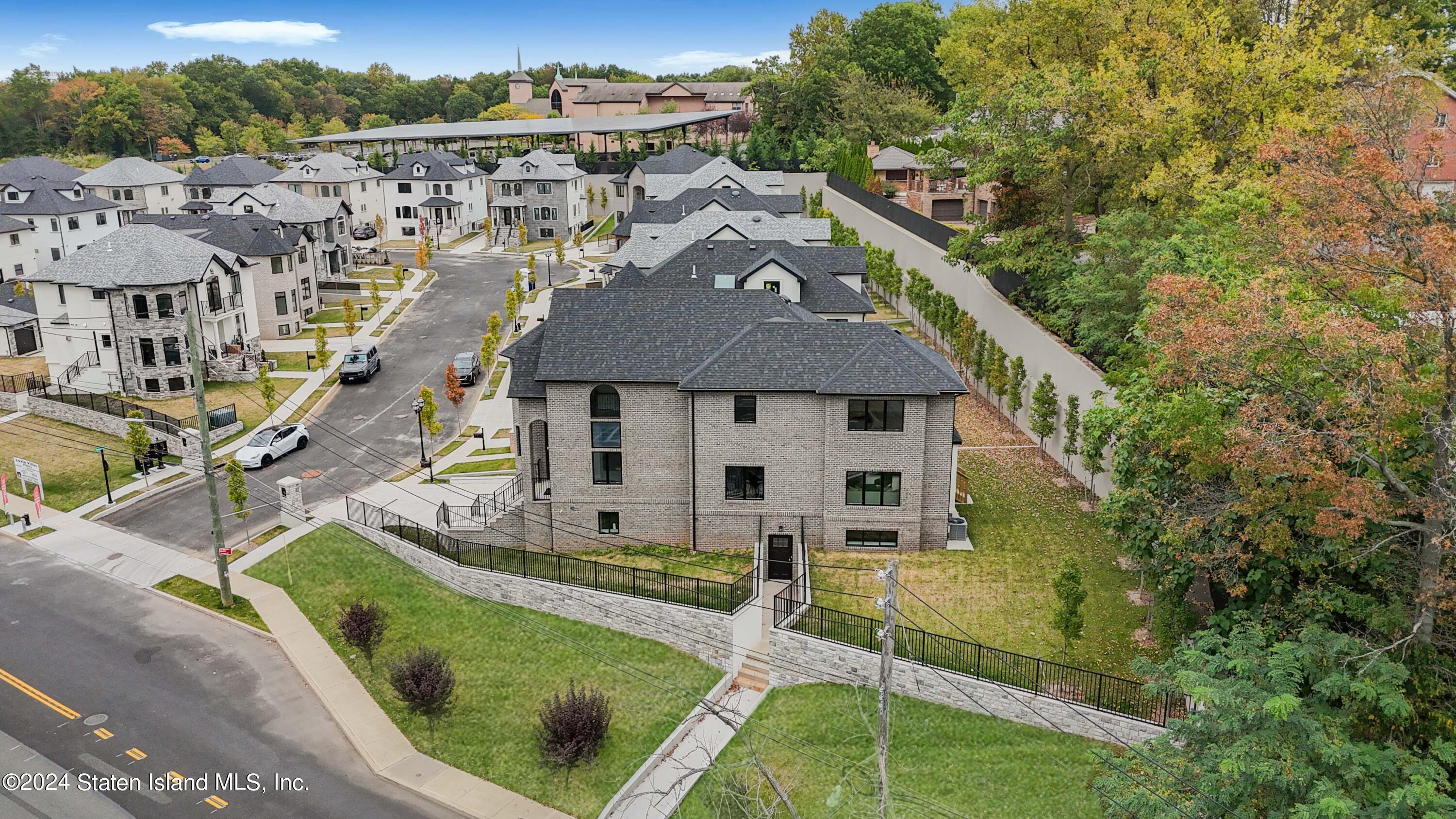 5 Torrice Loop Staten Island, NY 10309 - Photo 2 of 58 Photo Nov 15 2023, 3 34 08 AM
