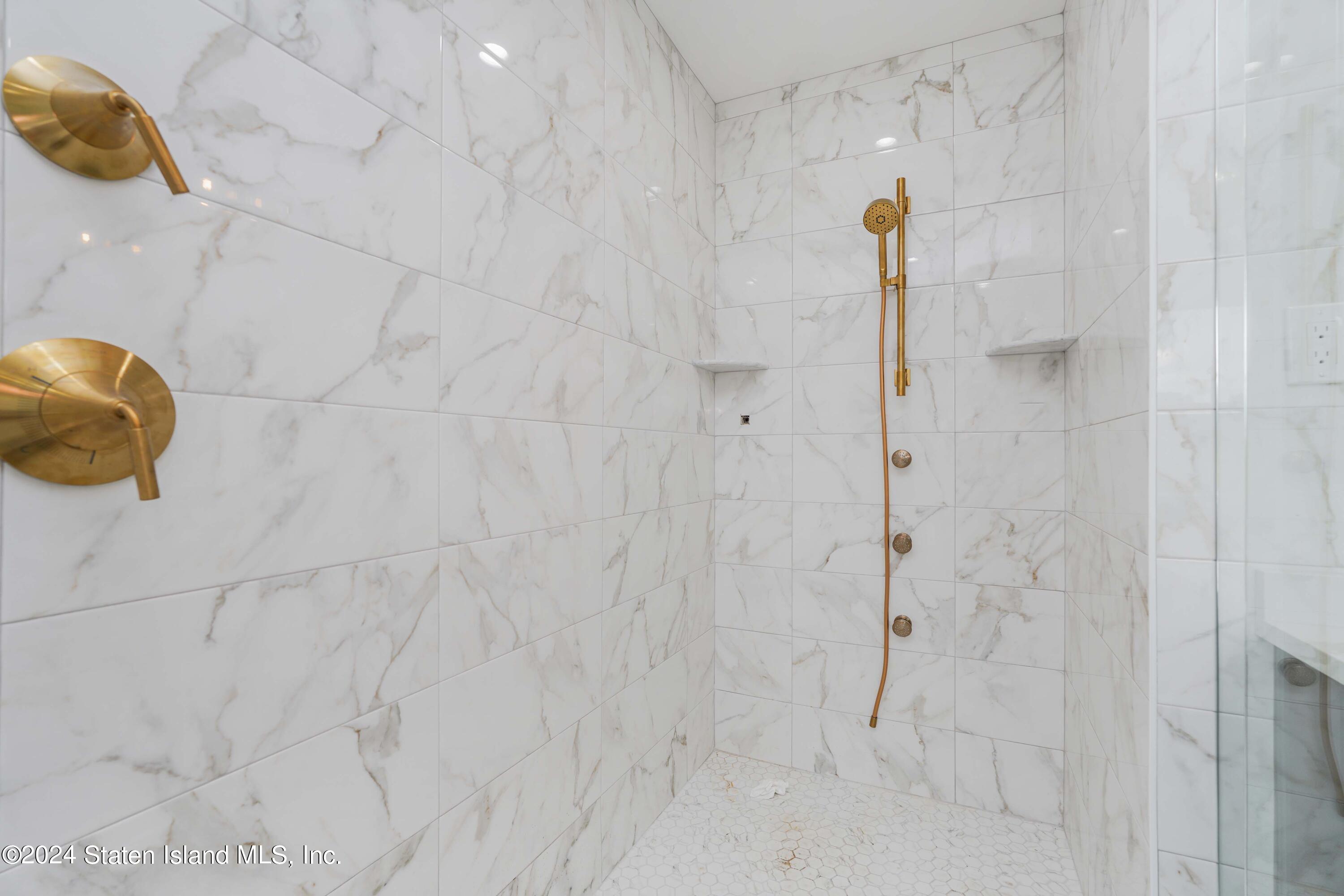 5 Torrice Loop Staten Island, NY 10309 - Photo 47 of 58 Photo Sep 22 2024, 1 04 40 AM