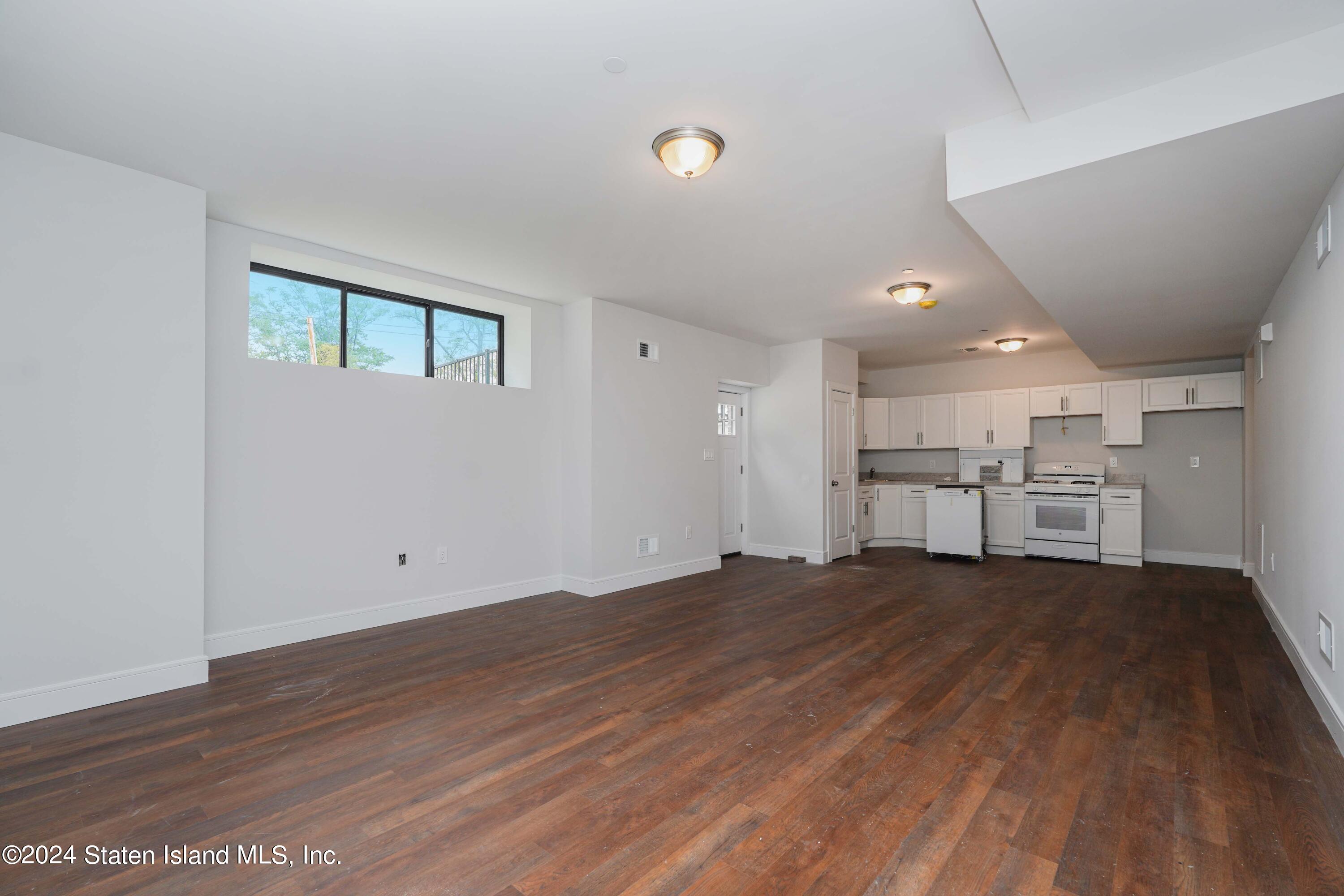 5 Torrice Loop Staten Island, NY 10309 - Photo 50 of 58 Photo Sep 22 2024, 1 07 13 AM