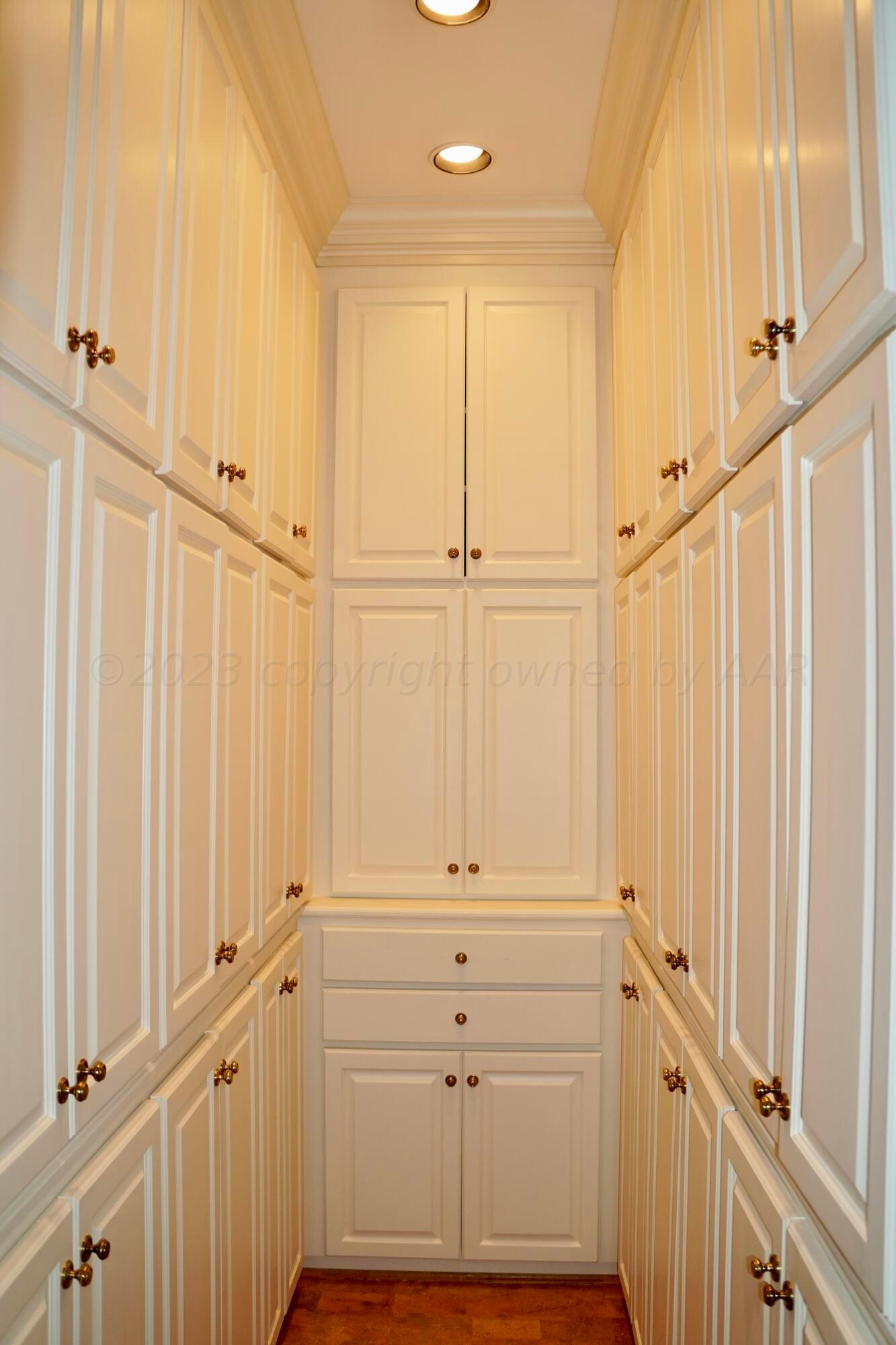 22 Edgewater Drive Amarillo, TX 79106 - Photo 13 of 52 a view of a closet