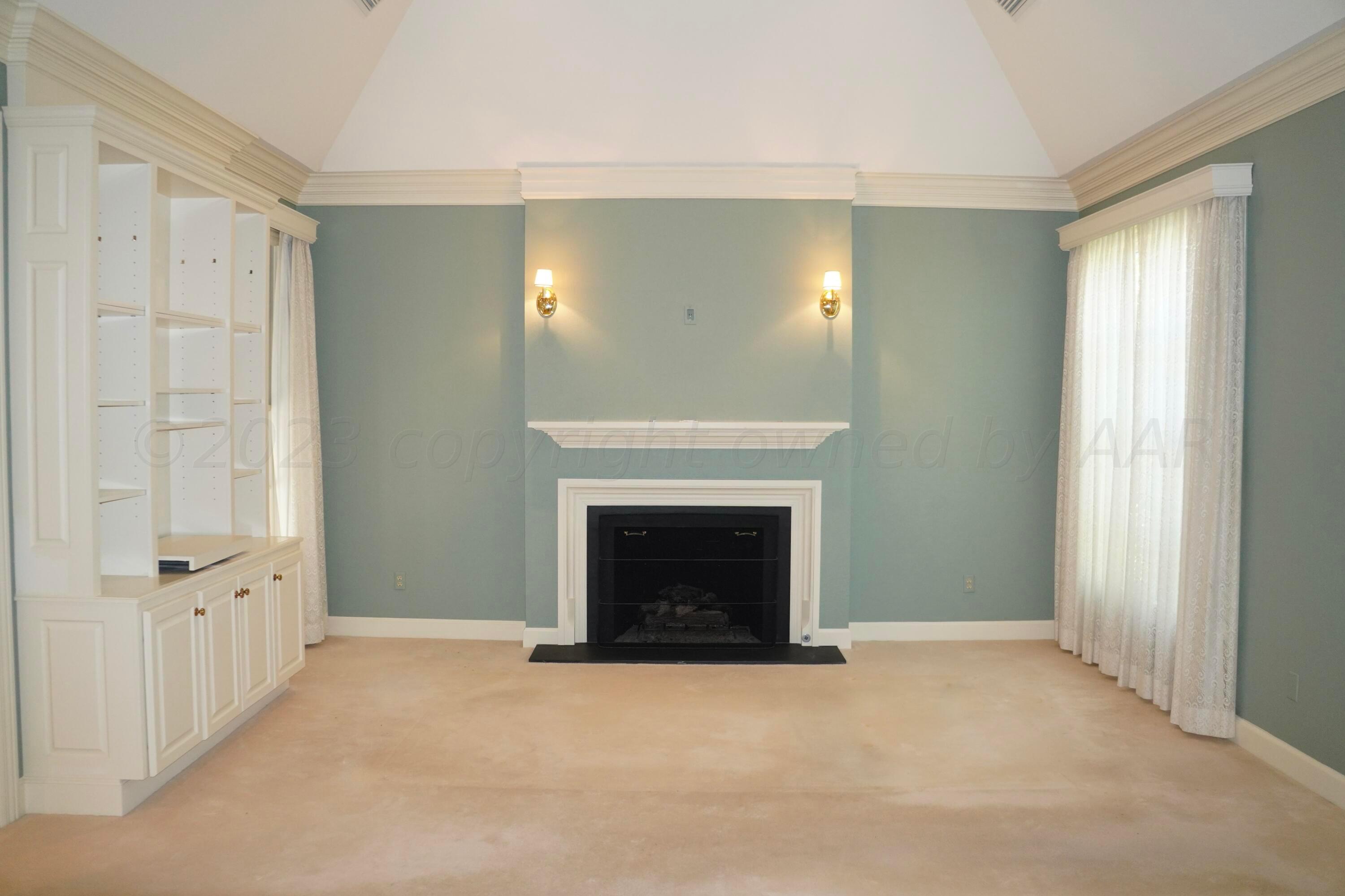 22 Edgewater Drive Amarillo, TX 79106 - Photo 29 of 52 a view of a livingroom with a fireplace
