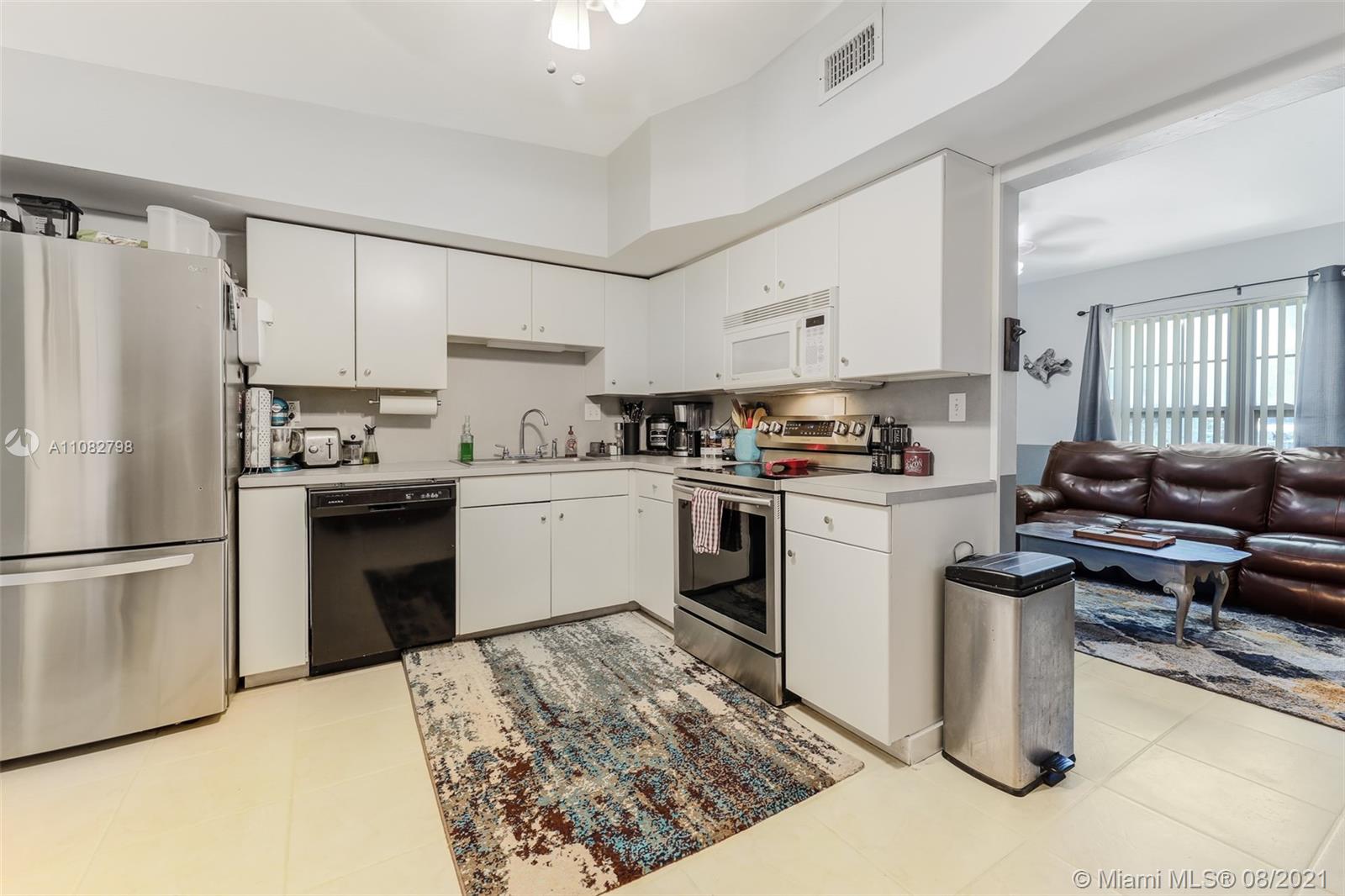 14475 Southwest 286th Street Homestead, FL 33033 - Photo 10 of 39 Gallery Image 10
