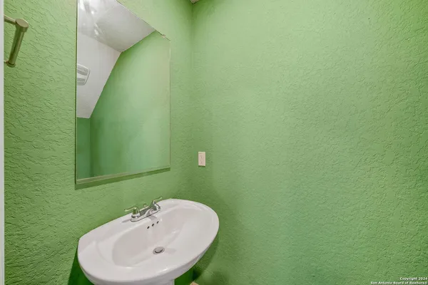 $1,650 | 7058 Dominic Valley, San Antonio, TX 78242