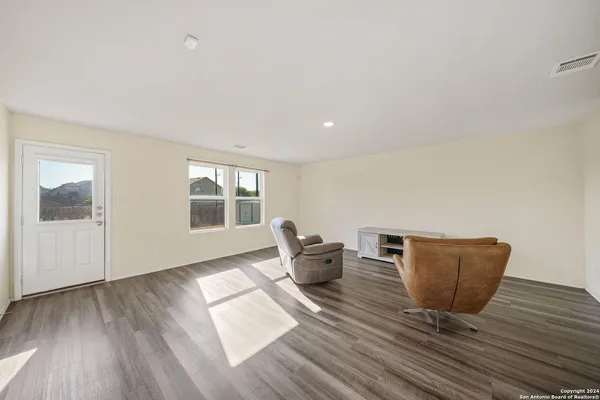 $1,650 | 7058 Dominic Valley, San Antonio, TX 78242