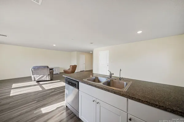 $1,650 | 7058 Dominic Valley, San Antonio, TX 78242