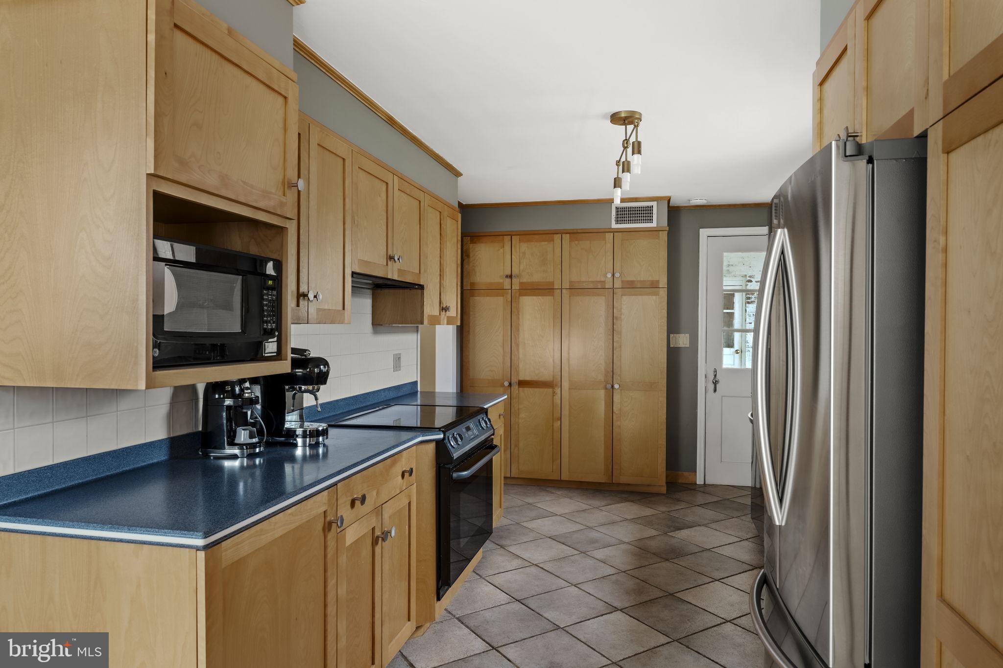 429 Devon Terrace Reading, PA 19607 - Photo 25 of 61