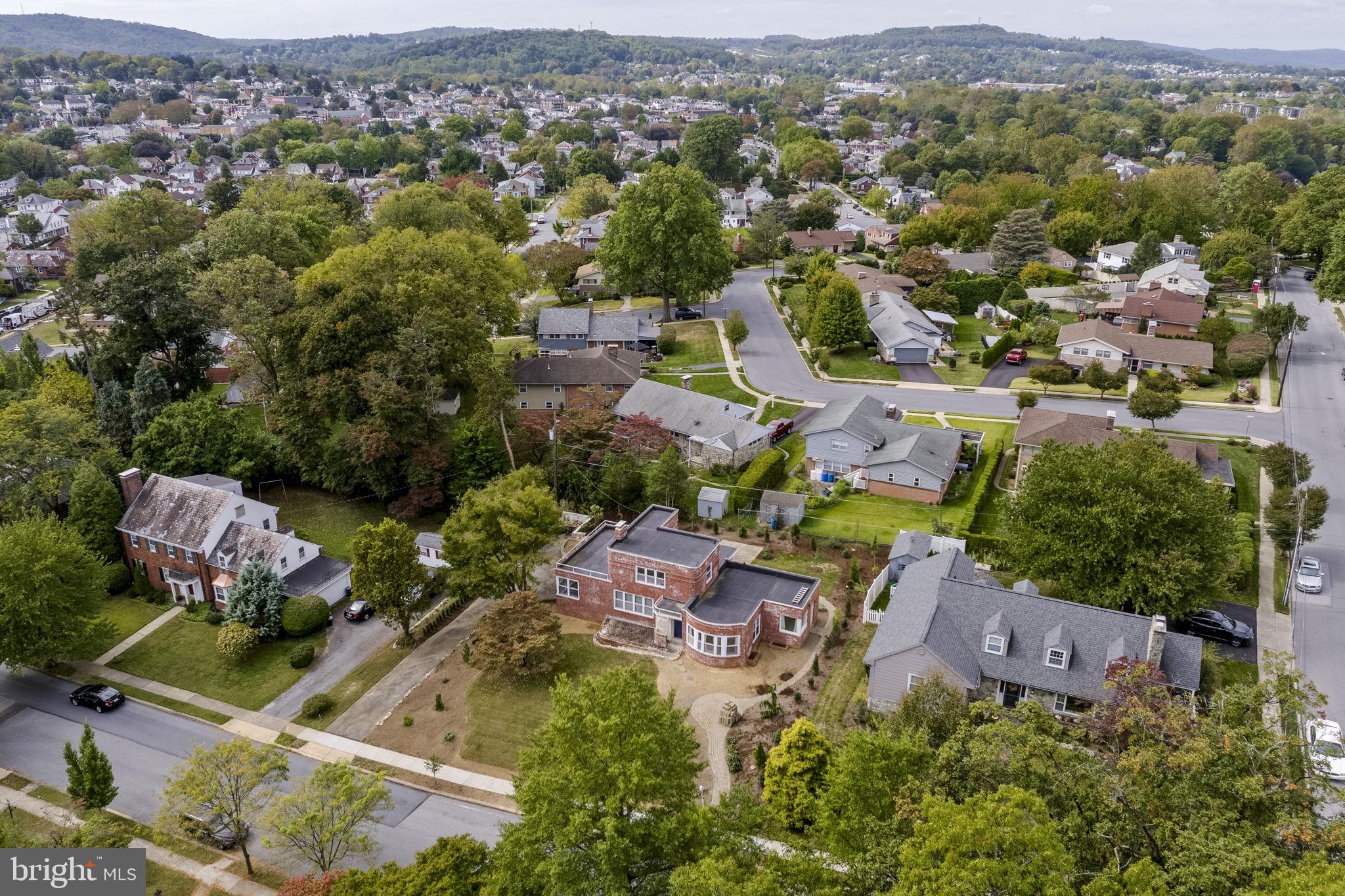 429 Devon Terrace Reading, PA 19607 - Photo 6 of 61
