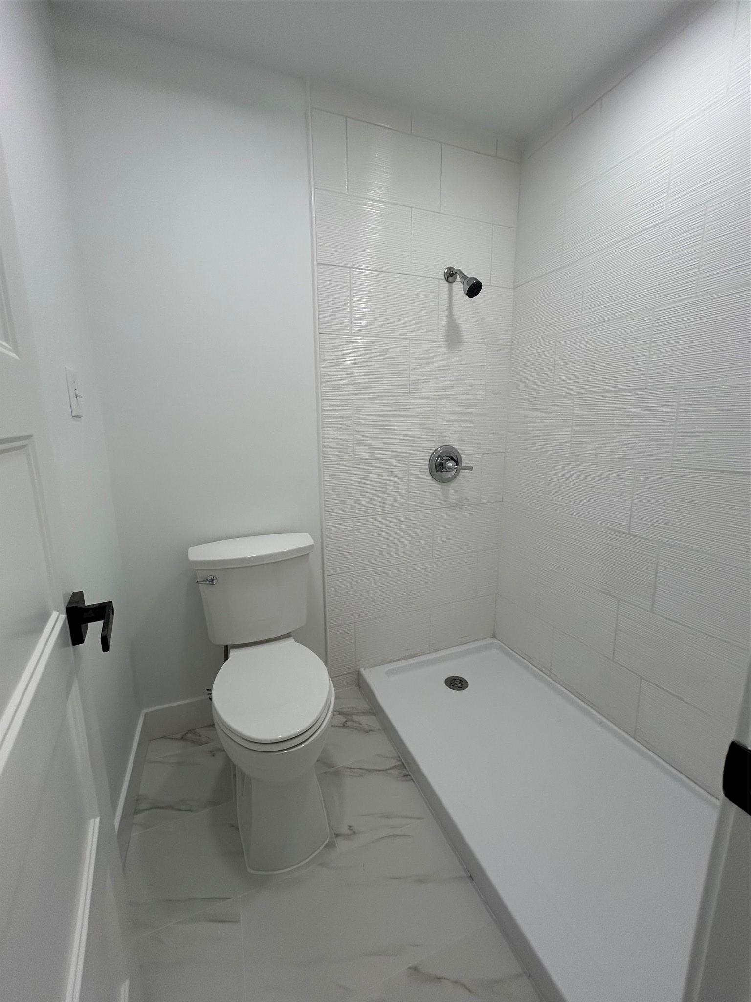 8523 Riverside Walk Lane Houston, TX 77064 - Photo 11 of 24 Primary Bathroom - Upstairs