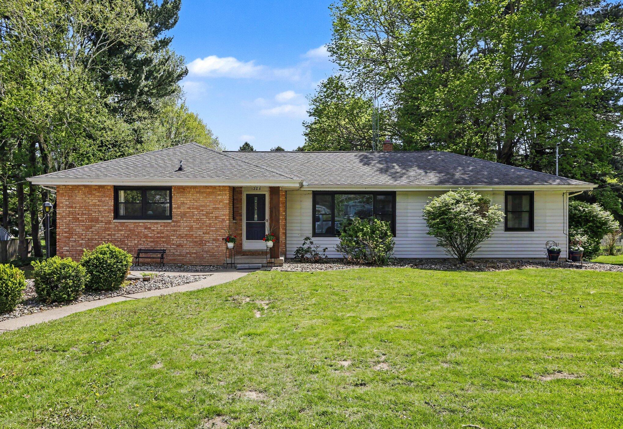 1203 Verona Road Marshall, MI 49068 - Photo 1 of 26 COVER