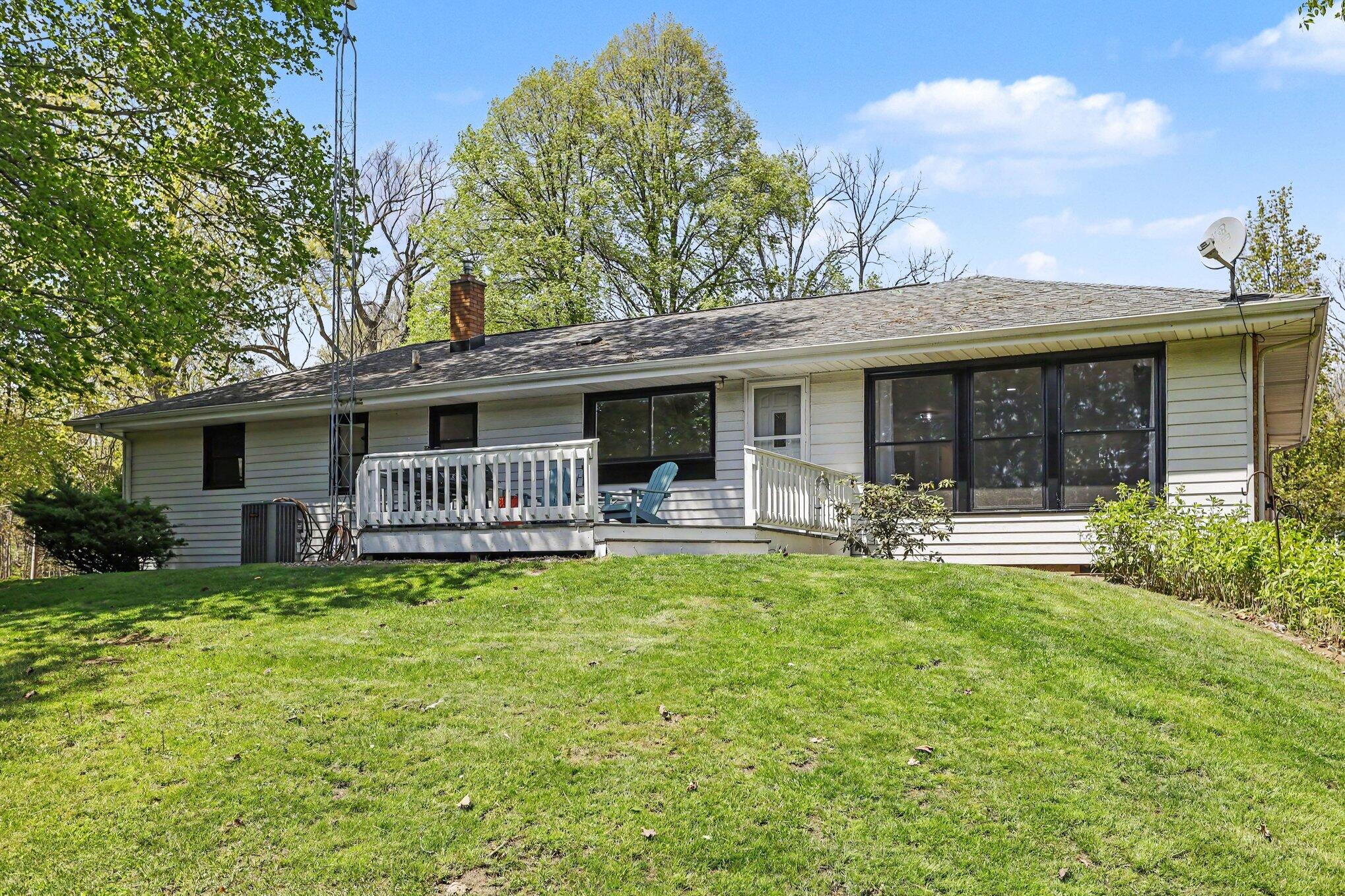 1203 Verona Road Marshall, MI 49068 - Photo 4 of 26 back deck