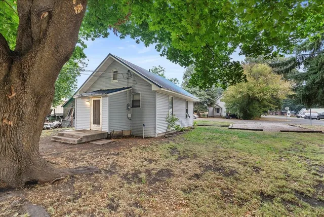 $199,900 | 208 South Victoria Street, Chewelah, WA 99109