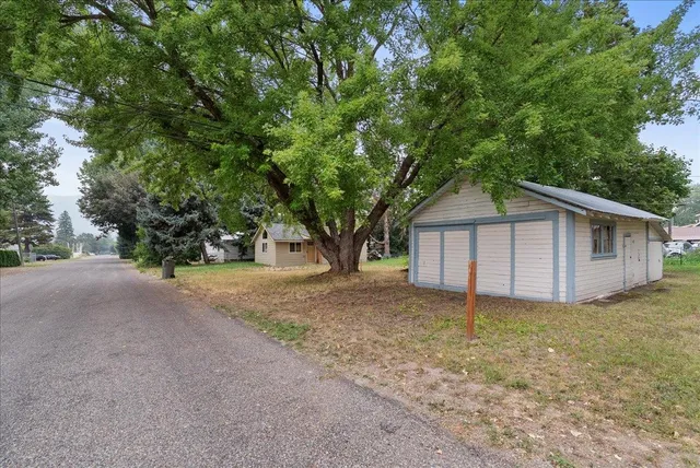 $199,900 | 208 South Victoria Street, Chewelah, WA 99109