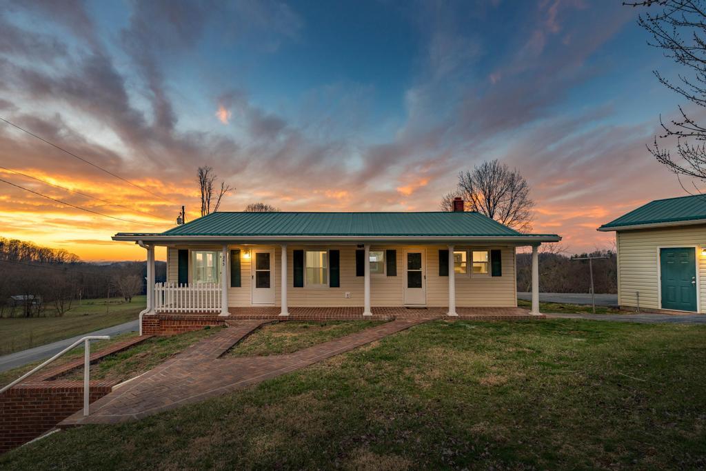 253 Denton Valley Road Bristol, TN 37620 - Photo 1 of 48 253 Denton valley Rd (2 of 52)
