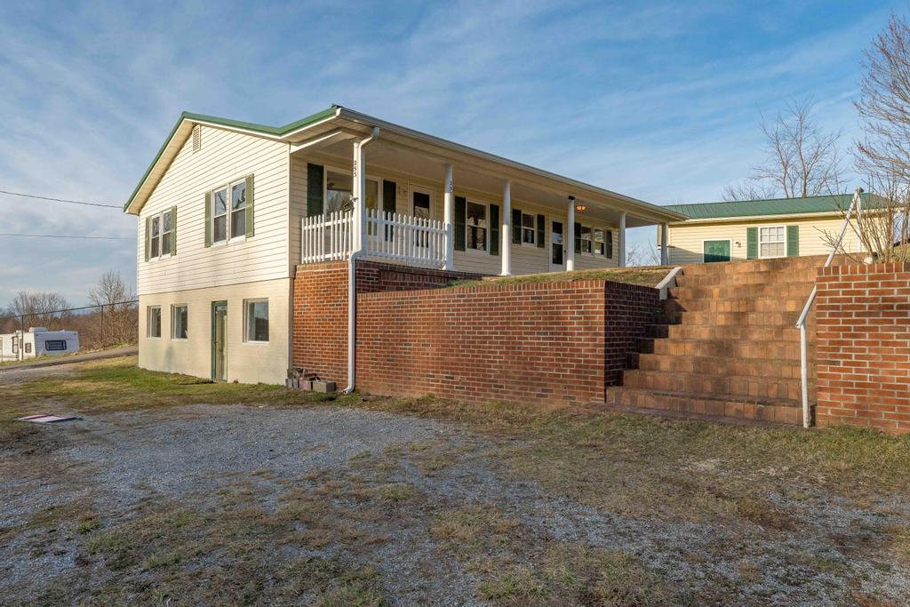 253 Denton Valley Road Bristol, TN 37620 - Photo 18 of 48 253 Denton valley Rd (18 of 52)