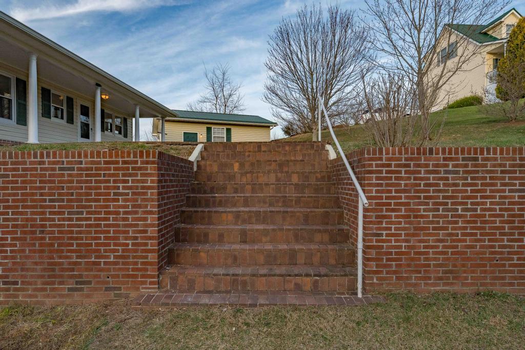 253 Denton Valley Road Bristol, TN 37620 - Photo 19 of 48 253 Denton valley Rd (19 of 52)