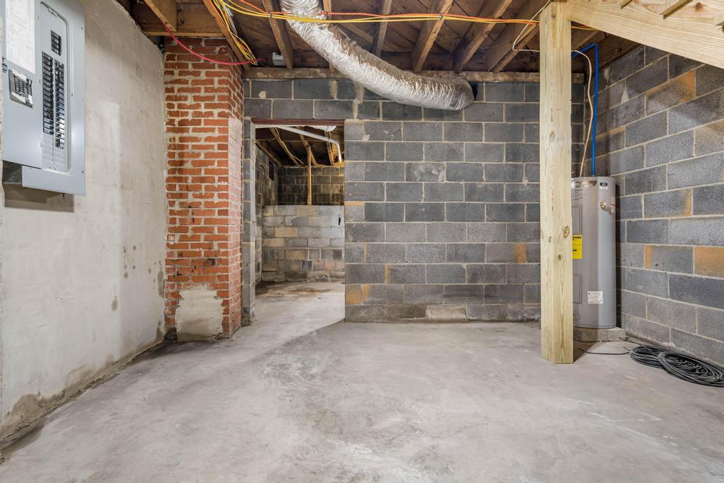 253 Denton Valley Road Bristol, TN 37620 - Photo 40 of 48 253 Denton valley Rd (40 of 52)