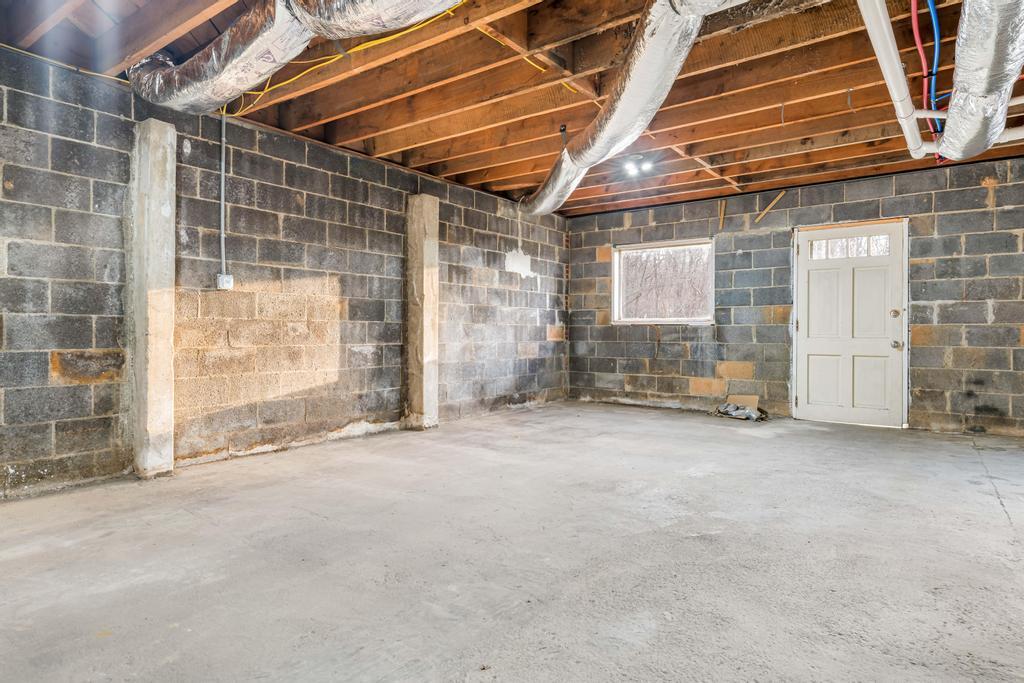 253 Denton Valley Road Bristol, TN 37620 - Photo 42 of 48 253 Denton valley Rd (42 of 52)