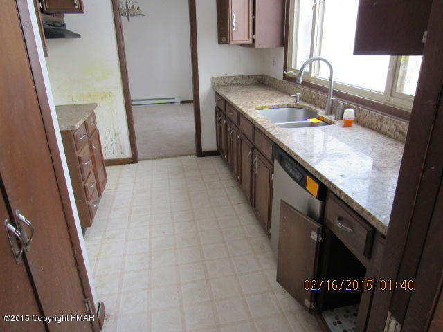 132 Lake Road Tobyhanna, PA 18466 - Photo 1 of 11 IMG_0191.JPG