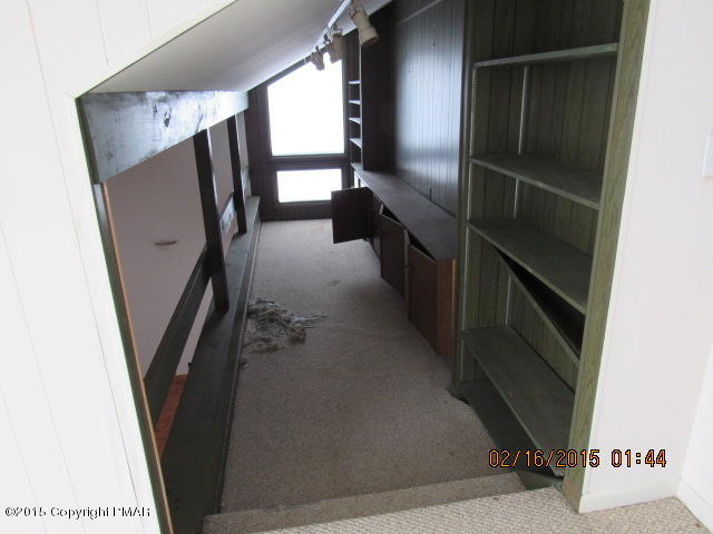 132 Lake Road Tobyhanna, PA 18466 - Photo 9 of 11 IMG_0208.JPG