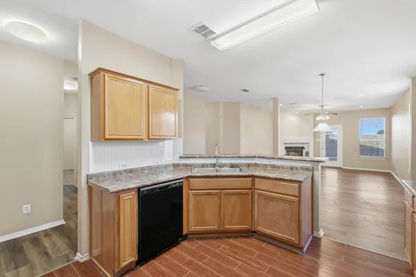 $2,250 | 1048 Harriman Drive, Saginaw, TX 76131