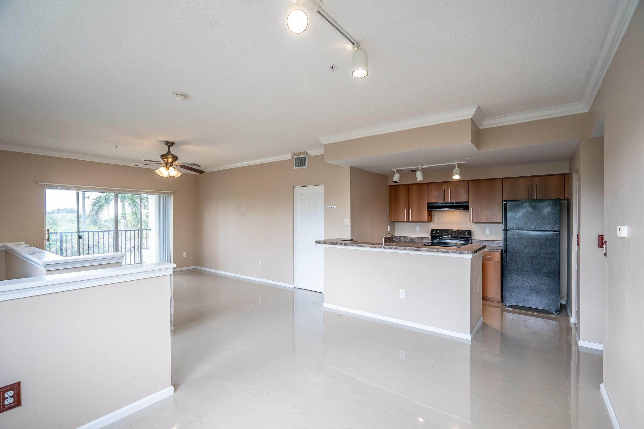 5800 West Sample Road, Unit 308 Coral Springs, FL 33067 - Photo 4 of 14 Photo 4