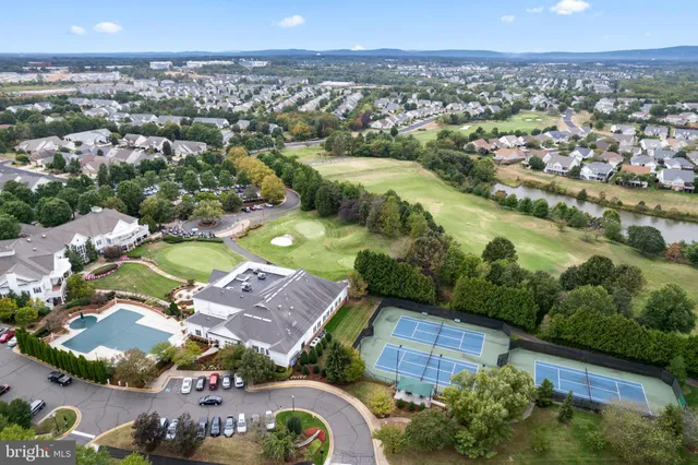 $725,000 | 13879 Crabtree Way, Gainesville, VA 20155