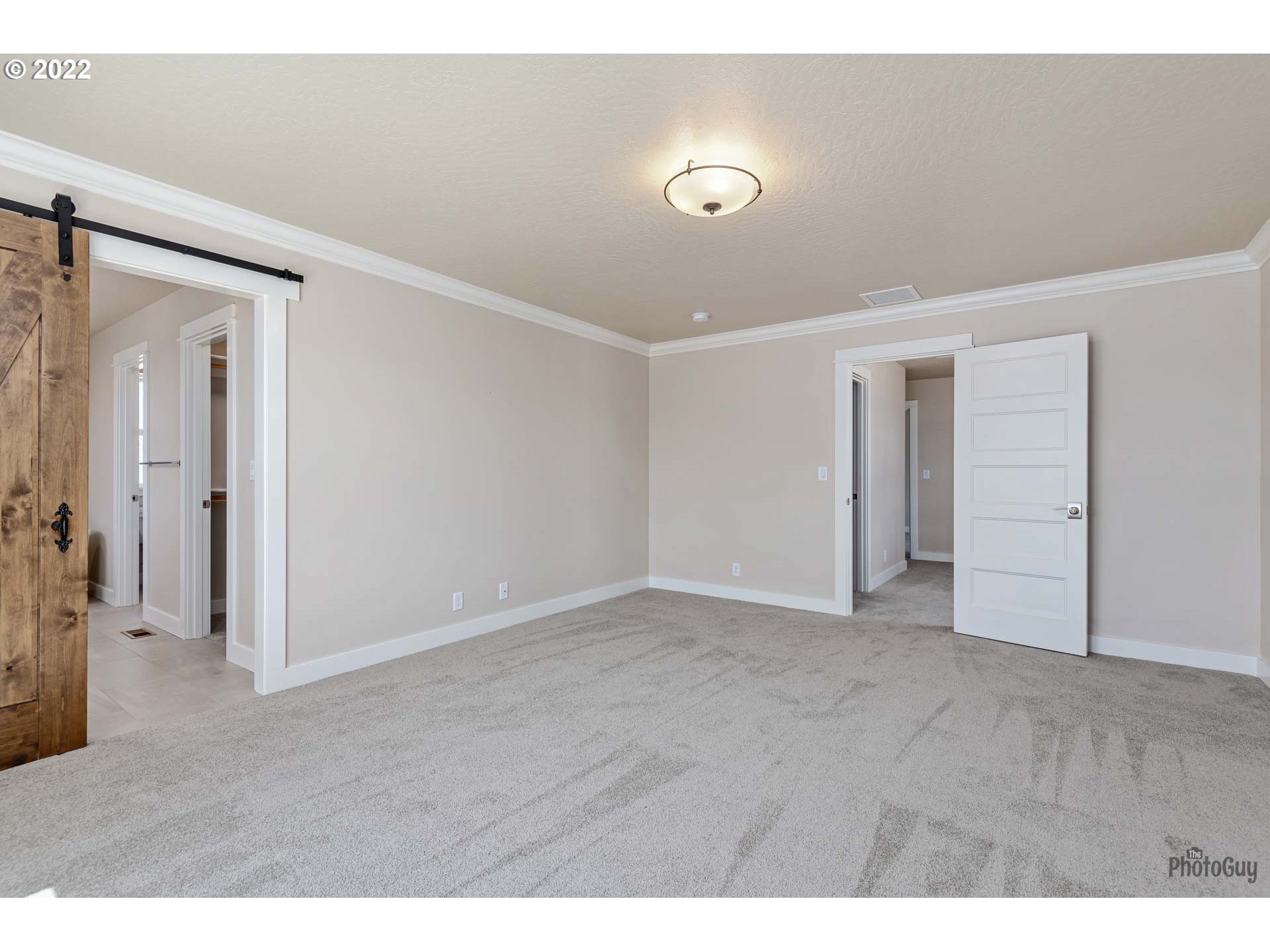 5319 High Banks Road Springfield, OR 97478 - Photo 16 of 32 a view of an empty room