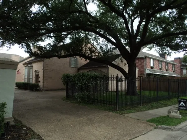 $2,950 | 2219 Nantucket Drive, Houston, TX 77057