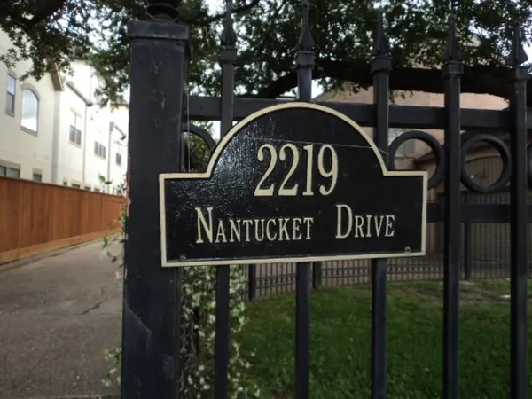 $2,950 | 2219 Nantucket Drive, Houston, TX 77057