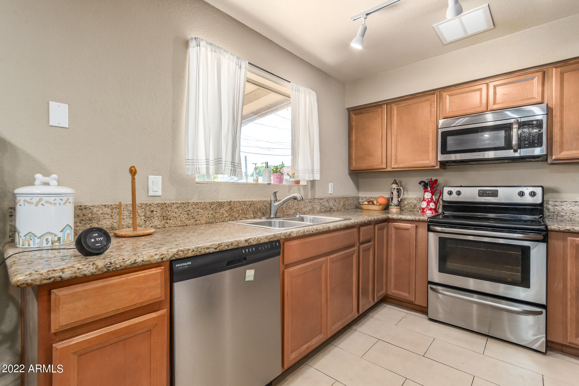 2501 West Bloomfield Road Phoenix, AZ 85029 - Photo 2 of 30 0011-12 - Bloomfield 2501