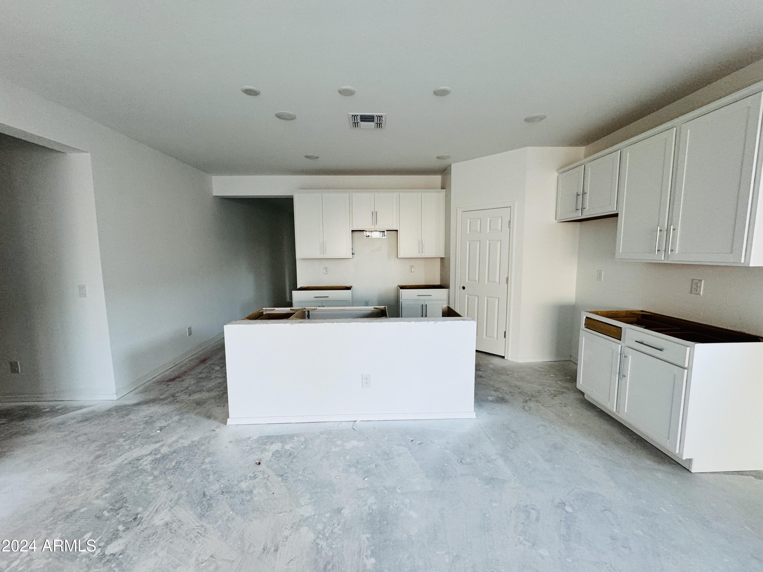 06 Kitchen