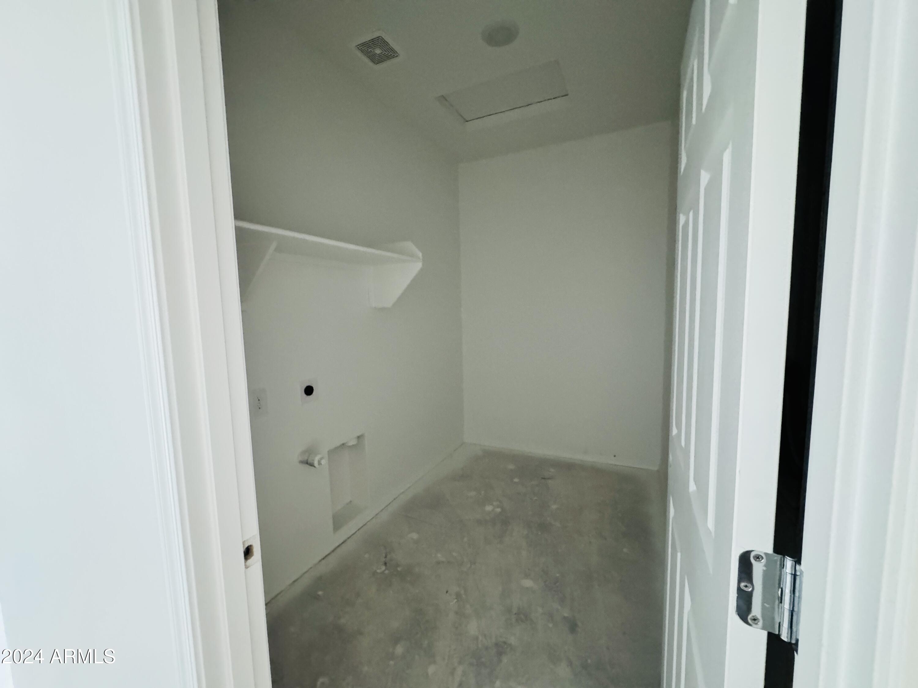 47282 West Cansados Road Maricopa, AZ 85139 - Photo 10 of 24 09 Laundry