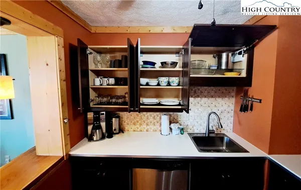 $375,000 | 103 Sugar Ski Drive, Unit 311, Sugar Mountain, NC 28604