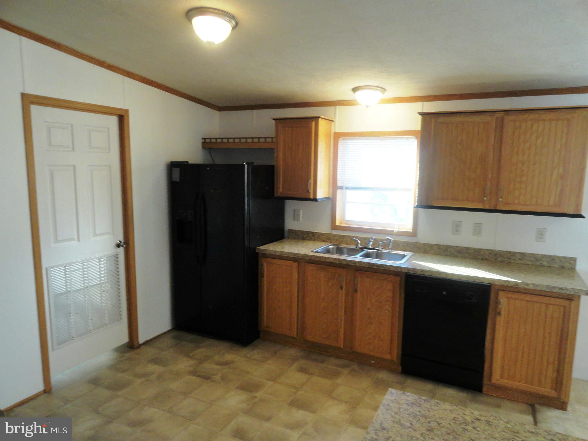 8601 Temple Hill Road, Unit 3 Temple Hills, MD 20748 - Photo 4 of 22 Kitchen