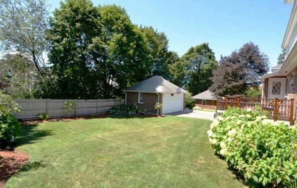 16 Bay State Road Belmont, MA 02478 - Photo 24 of 26 Gallery Image 24