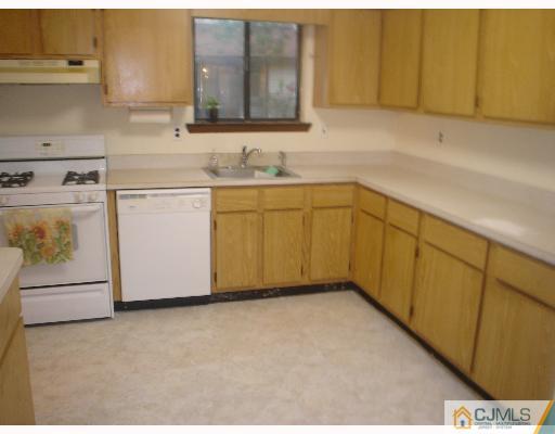 7902 Hana Road Edison, NJ 08817 - Photo 5 of 5