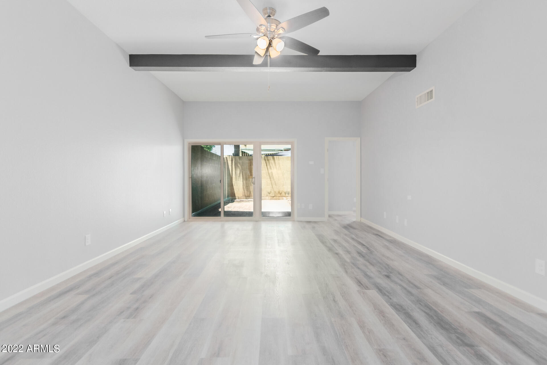 24 West Griswold Road Phoenix, AZ 85021 - Photo 7 of 11 0009-08-Griswold