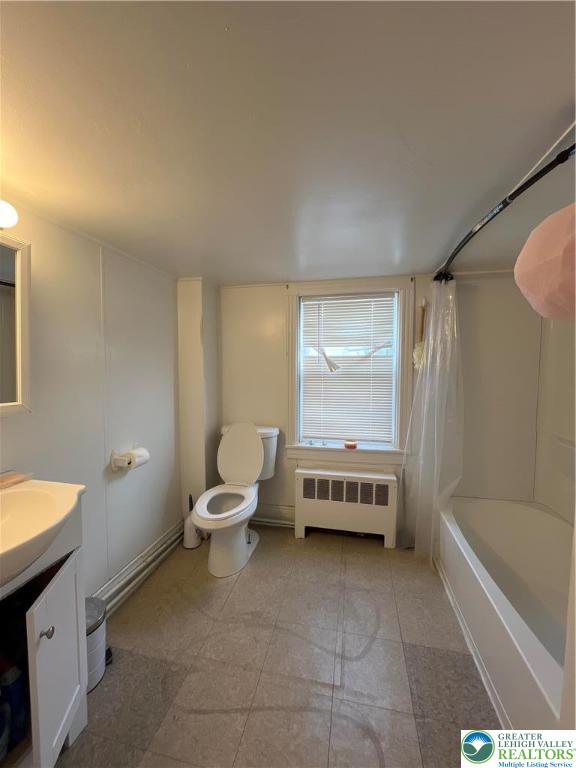 2280 Main Street, Unit 3 Bethlehem, PA 18017 - Photo 7 of 14 a bathroom with a bathtub and a toilet