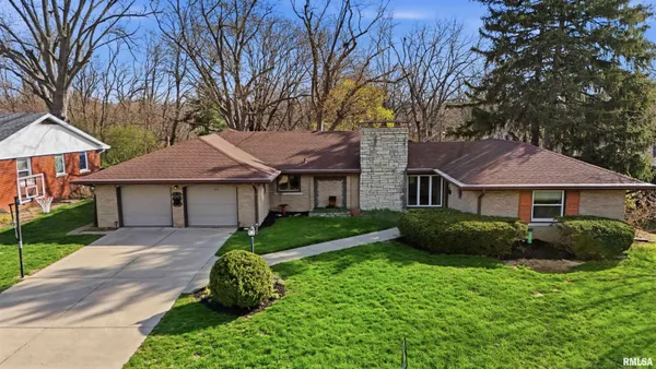 $185,000 | 4042 North Brookmont Road, Peoria, IL 61614