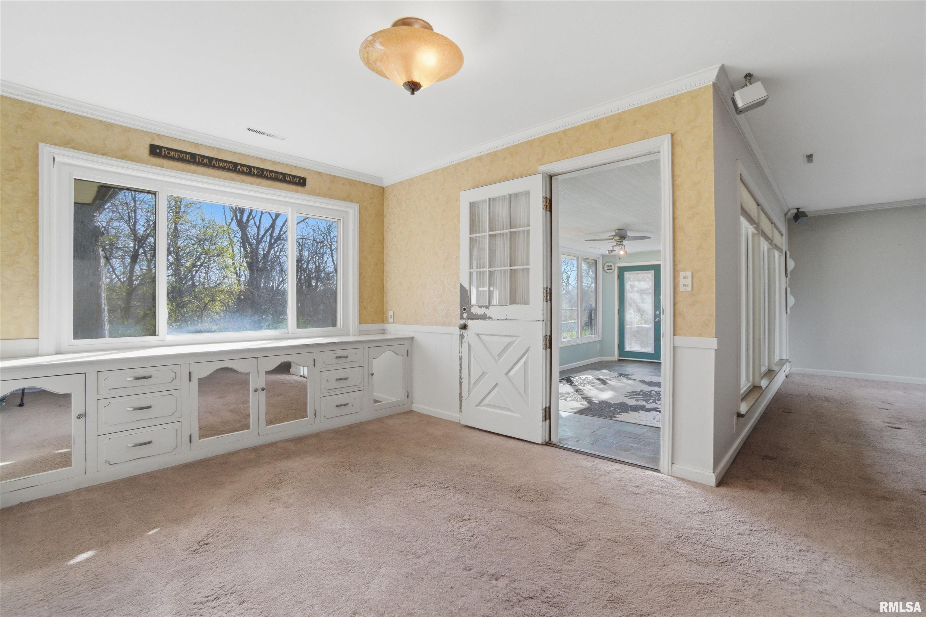 4042 North Brookmont Road Peoria, IL 61614 - Photo 11 of 35 Gallery Image 11
